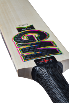 Gunn & Moore Hypa DXM 404 Cricket Bat